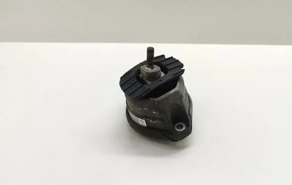 BMW 5 E60 E61 Engine mount bracket 6769874 676987402 15934612