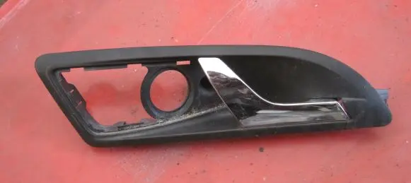 Skoda Octavia Mk2 (1Z) Front door interior handle 1Z0837248