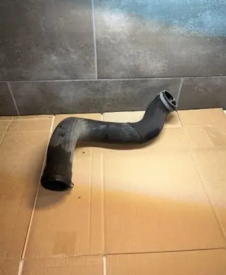 Volvo XC60 Intercooler hose/pipe