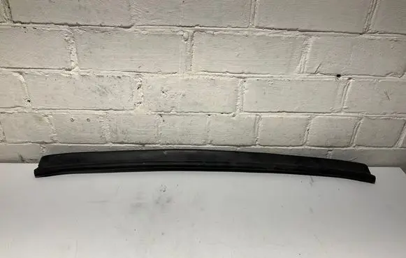 BMW 5 F10 F11 Engine compartment rubber 7206521