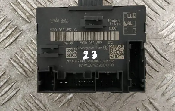 Audi A3 S3 8V Door control unit/module 5Q0959392