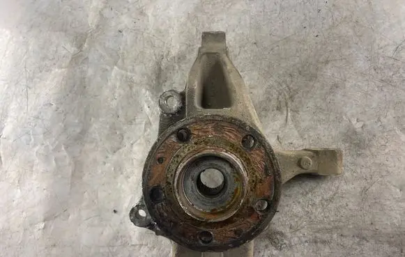 Volvo V70 Front wheel hub spindle knuckle 9461943