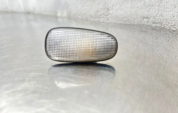 Opel Zafira A Front fender indicator light 90580403