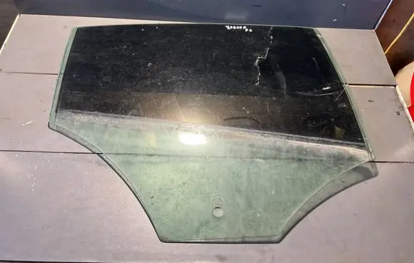 Jaguar XF X250 Front door window glass four-door 43R001582
