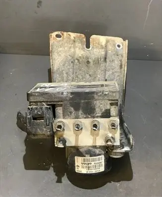 Volvo V70 ABS Pump 10092504053 30643982 5WK84034