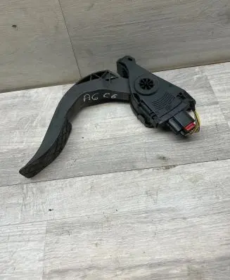 Audi A6 S6 C6 4F Accelerator throttle pedal 8K1723523 6PV00950501