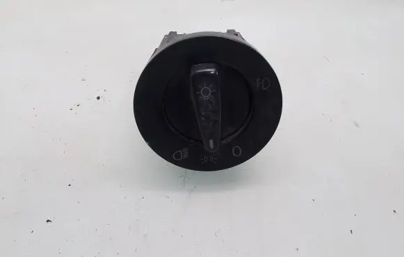 Volkswagen Golf IV Light switch 1C0941531