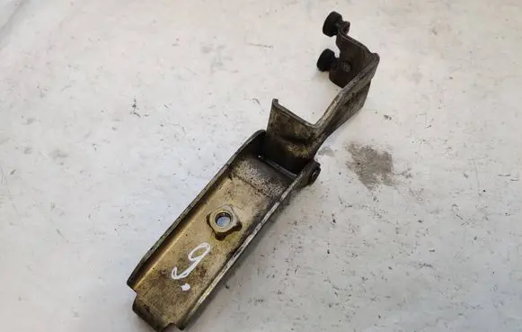 Mercedes-Benz Vito Viano W638 Sliding door lower roller guide/hinge A6387600947