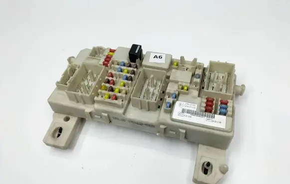 Ford Focus Fuse module 7M5T14A073CC