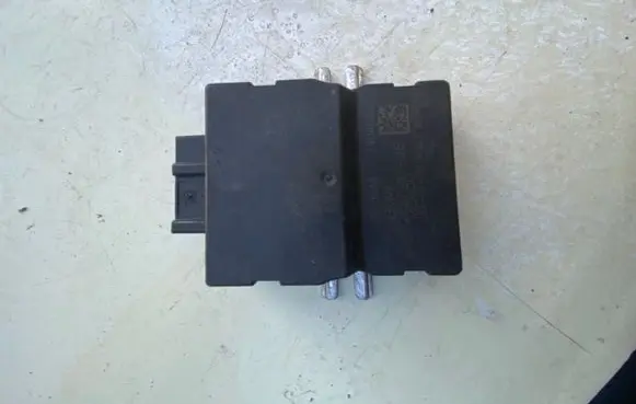 BMW 2 F45 Fuel injection pump control unit/module 7404880 A0181 71819B