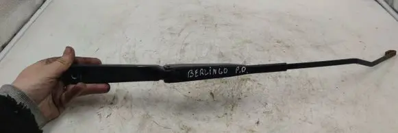 Citroen Berlingo Front wiper blade arm 280007467b
