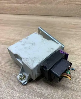 Toyota Avensis T250 Window wiper relay 150696