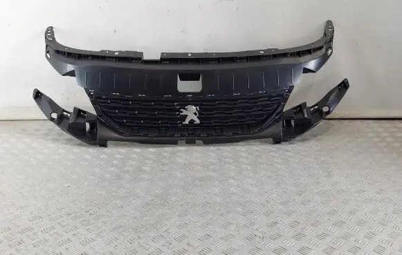 Peugeot Partner III Front bumper upper radiator grill 981688680