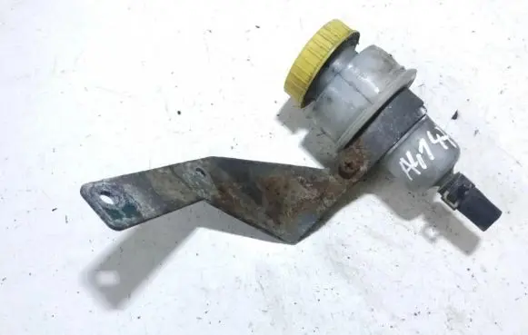 Brake fluid reservoir