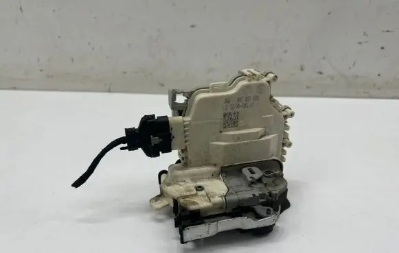 Audi A3 S3 8V Front door lock 8X2837015