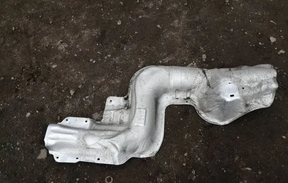Citroen C4 III e-C4 Exhaust heat shield 9835180380