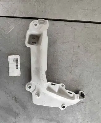Maserati Levante (C) pillar trim 670035051