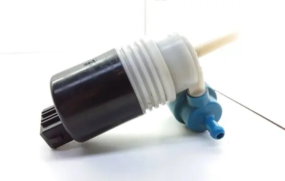 Volkswagen Golf III Windscreen/windshield washer pump 1H6955651