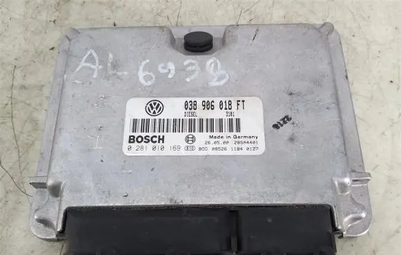 Volkswagen PASSAT B5.5 Engine control unit/module 038906018FT