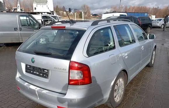 Skoda Octavia Mk2 (1Z) Rear/tail lights LAMPAPRAWAOCTAVIA