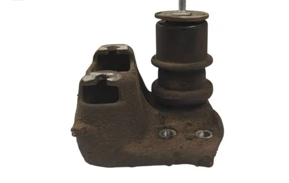 Subaru Outback (BS) Engine mount bracket