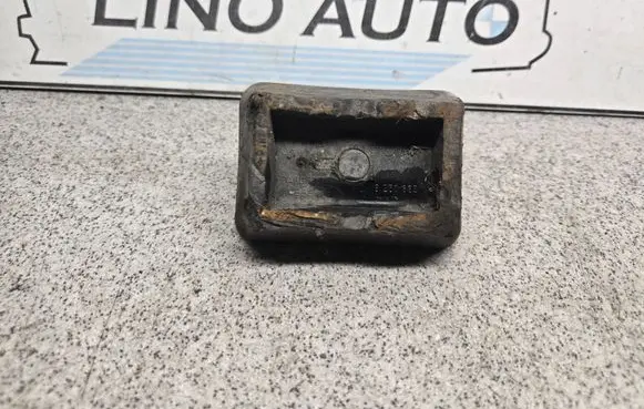 BMW 7 E65 E66 Jacking socket point 8268885