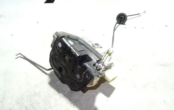 Audi A4 S4 B7 8E 8H Front door lock 8E1837015AA