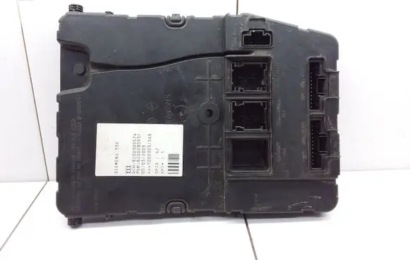 Renault Megane II Central body control module 8200305574 8200280931