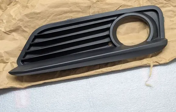 BMW 1 F20 F21 Front bumper lower grill 511173716667371666