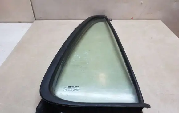 Honda CR-V Rear vent window glass 43R00344