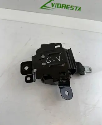 Nissan Qashqai Middle seatbelt (rear) 