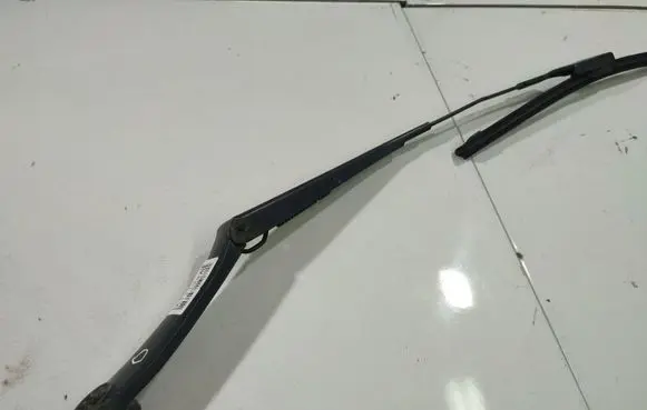 KIA Ceed Front wiper blade arm F00S51F047