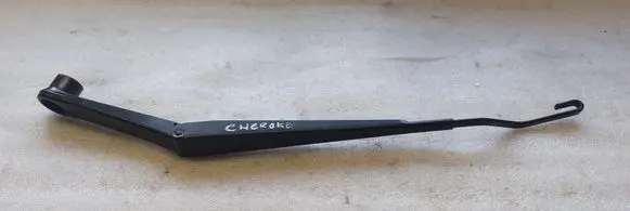Jeep Grand Cherokee (WK) Front wiper blade arm