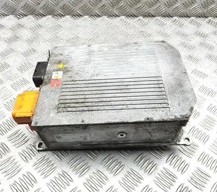 Volkswagen Touareg III Voltage converter inverter 5QE915681CA
