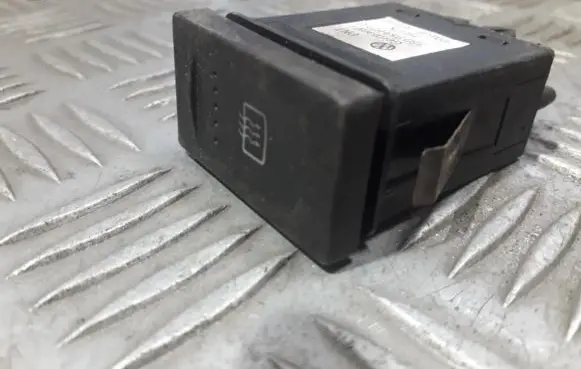 Volkswagen PASSAT B5 Windscreen/window heater switch 3B0959621C