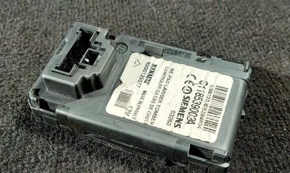 Renault Scenic II - Grand scenic II Ignition key card reader 8200125077 S118539002A 03260