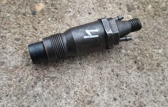 Jeep Grand Cherokee (WJ) Fuel injector KCA17S89