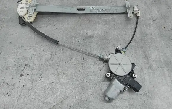 Honda FR-V Front door window regulator with motor 