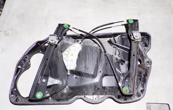 Volkswagen PASSAT B7 Sliding door electric window regulator 3AA837755