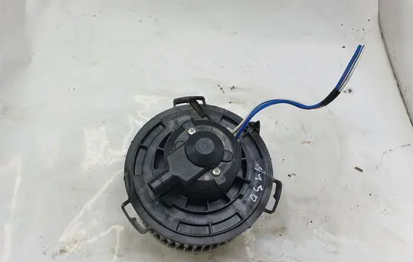 Mazda 5 Heater fan/blower B32H029D1 8940000260