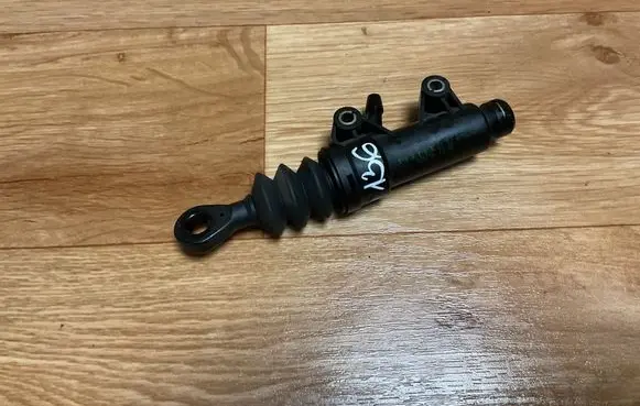 Mini One - Cooper R50 - 53 Clutch master cylinder 13670610 6756148