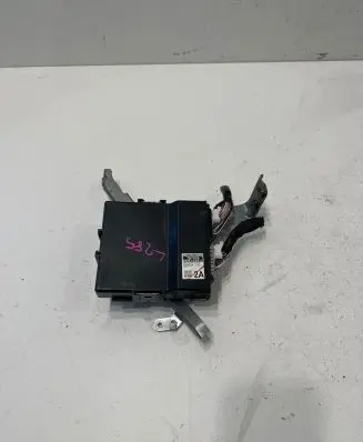 Toyota Yaris XP210 Air suspension control unit module (rear) 89981K0011 MB2860000270