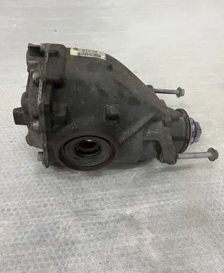 BMW 4 F32 F33 Rear differential 758996505 8694983