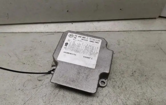 Volkswagen Touran I Airbag control unit/module 1T0909605C