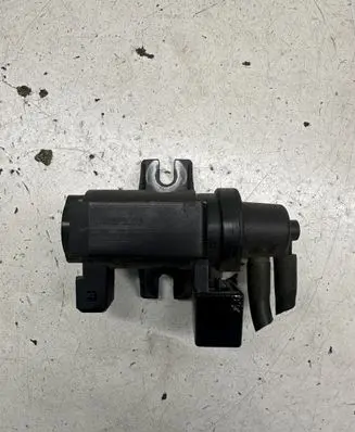 BMW 5 E60 E61 Turbo solenoid valve 1174779663403 11747796634 7796634