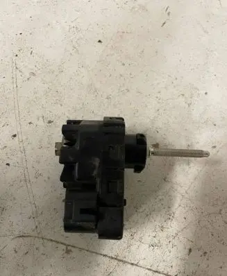 Toyota Avensis T250 Headlight level adjustment motor PBTGF30