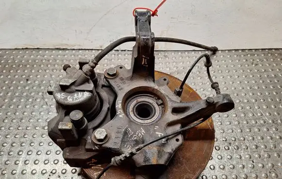 Renault Megane III Front wheel hub spindle knuckle S25056542 400140044R