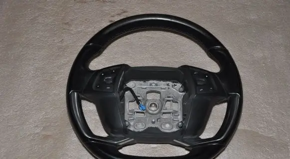 Citroen C4 II Picasso Steering wheel 98167370ZD