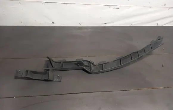 Opel Meriva B Front bumper mounting bracket 13267767 475498858