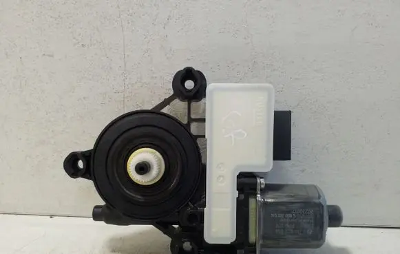 Audi A1 Rear door window regulator motor 0130822694 5Q0959408D